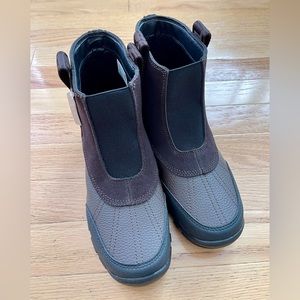 Lands End Kids All Weather Suede Pull On Boots- Big Boy Size 4